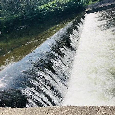 Riverside & Mountain View * אוסטראון