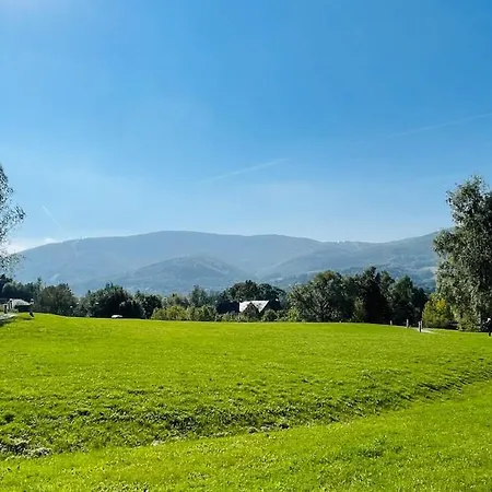 Riverside & Mountain View דירה *