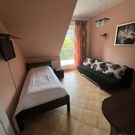 Riverside & Mountain View Lejlighed *