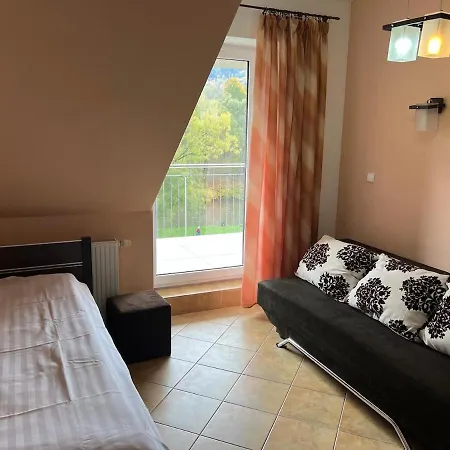 Riverside & Mountain View Lejlighed