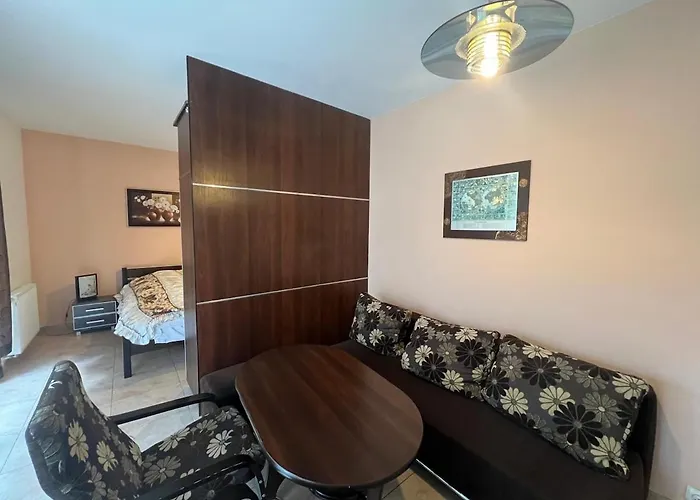 Riverside & Mountain View דירה