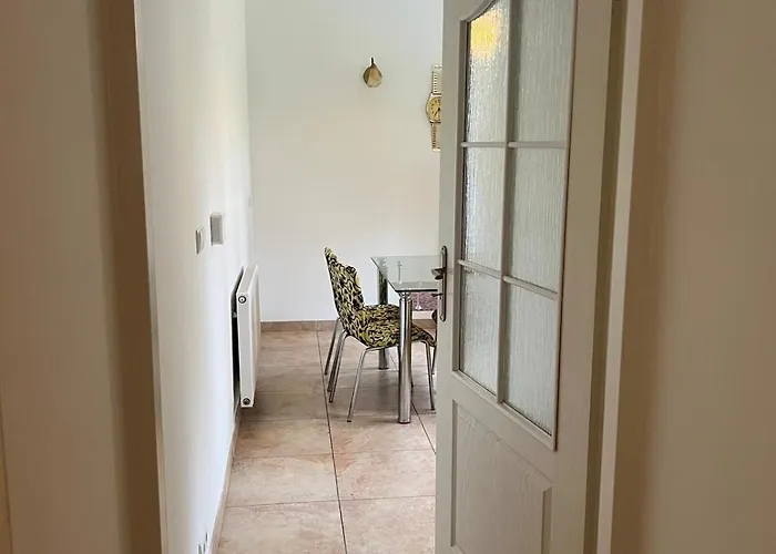 דירה Riverside & Mountain View