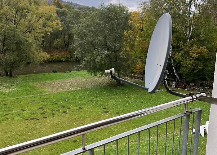 Riverside & Mountain View דירה *