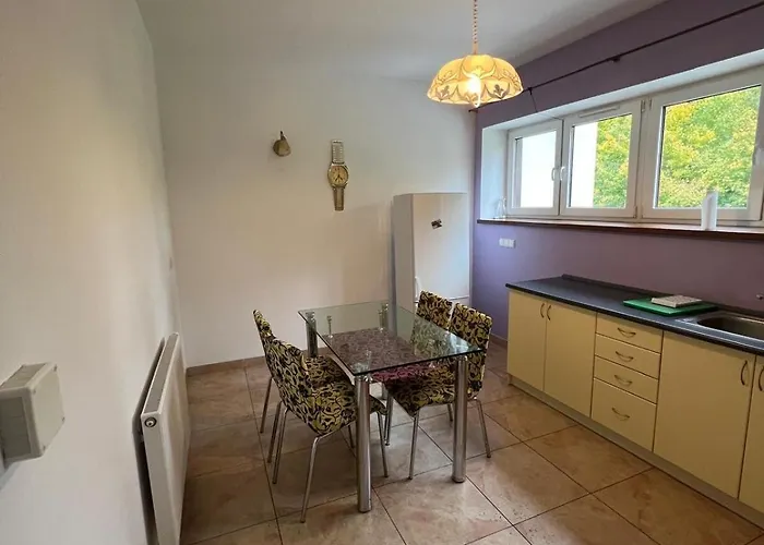 Riverside & Mountain View אוסטראון