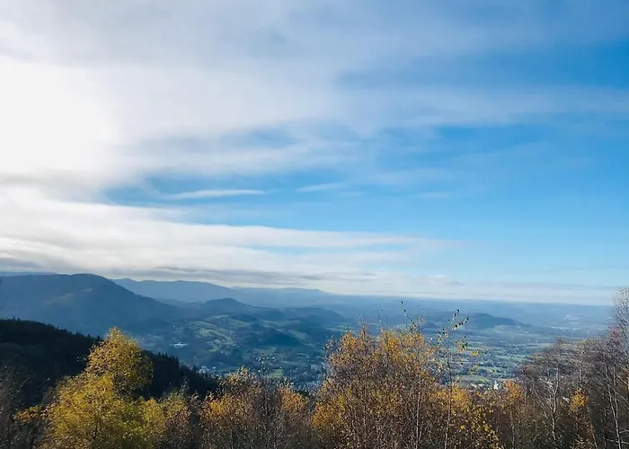 Riverside & Mountain View דירה