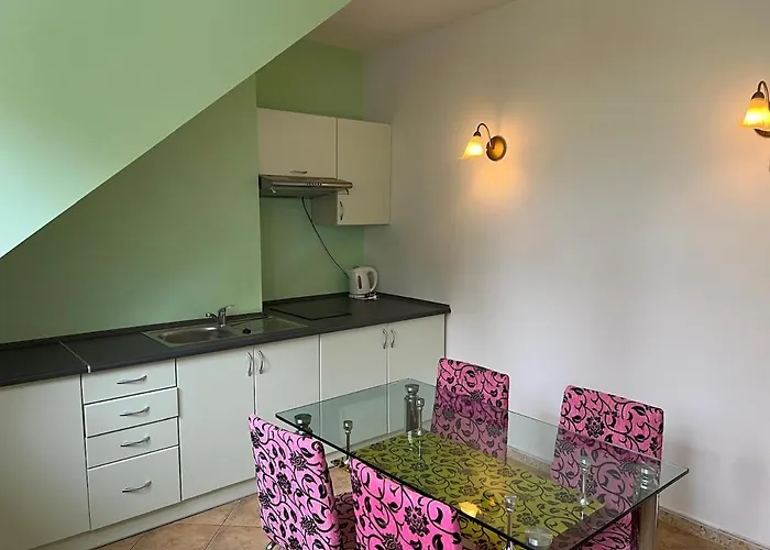 Riverside & Mountain View * אוסטראון