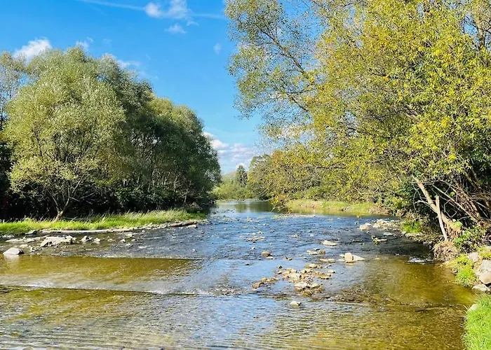 Riverside & Mountain View דירה *