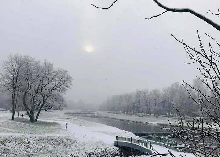 Riverside & Mountain View * אוסטראון