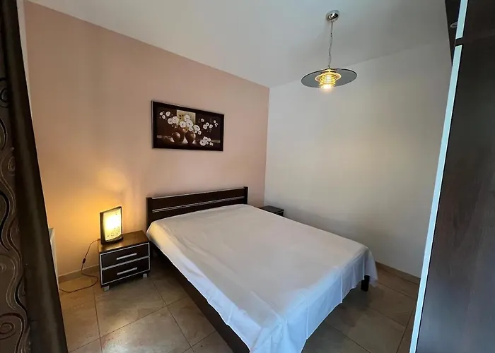 Riverside & Mountain View * אוסטראון