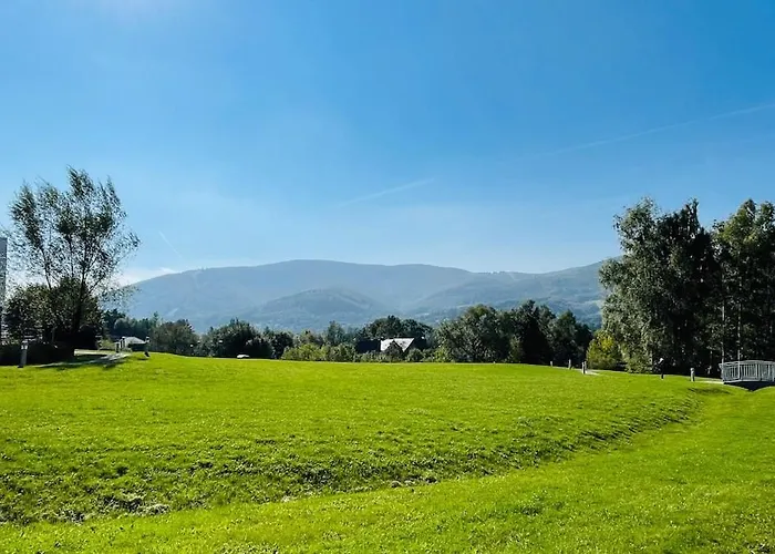 Riverside & Mountain View דירה *