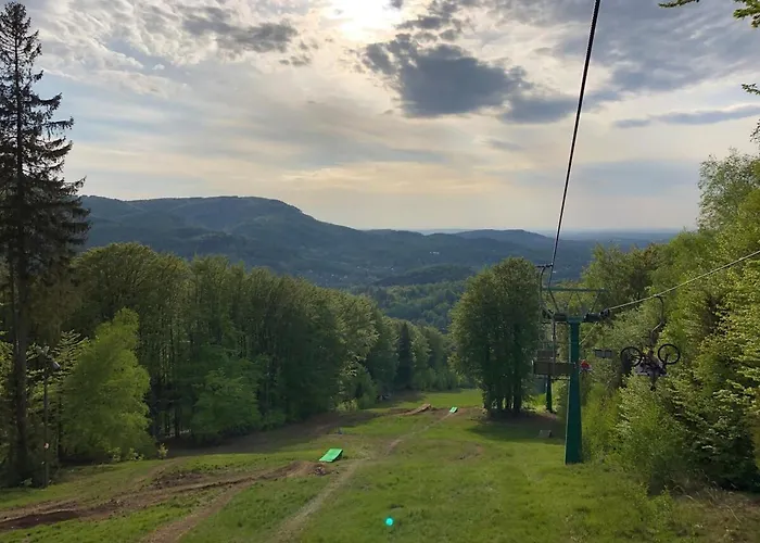 Riverside & Mountain View דירה *