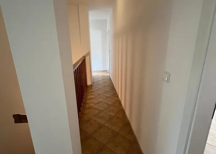 Riverside & Mountain View דירה אוסטראון